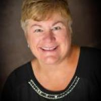 Mayor Julie Nickel