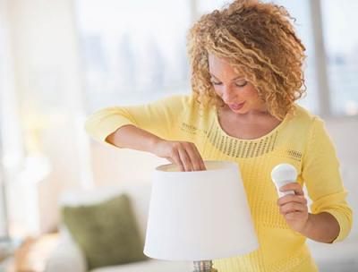 replacing lightbulb